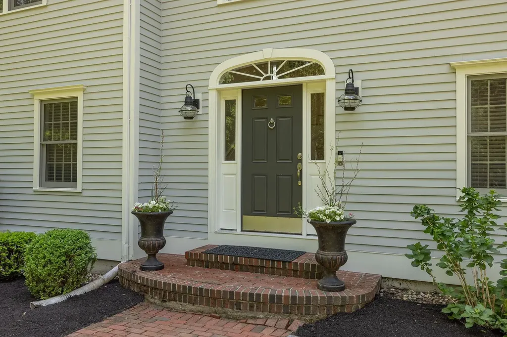 4 Hunter Drive Hampton NH 03842