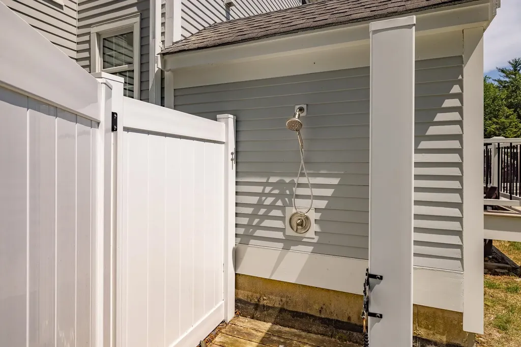 4 Hunter Drive Hampton NH 03842