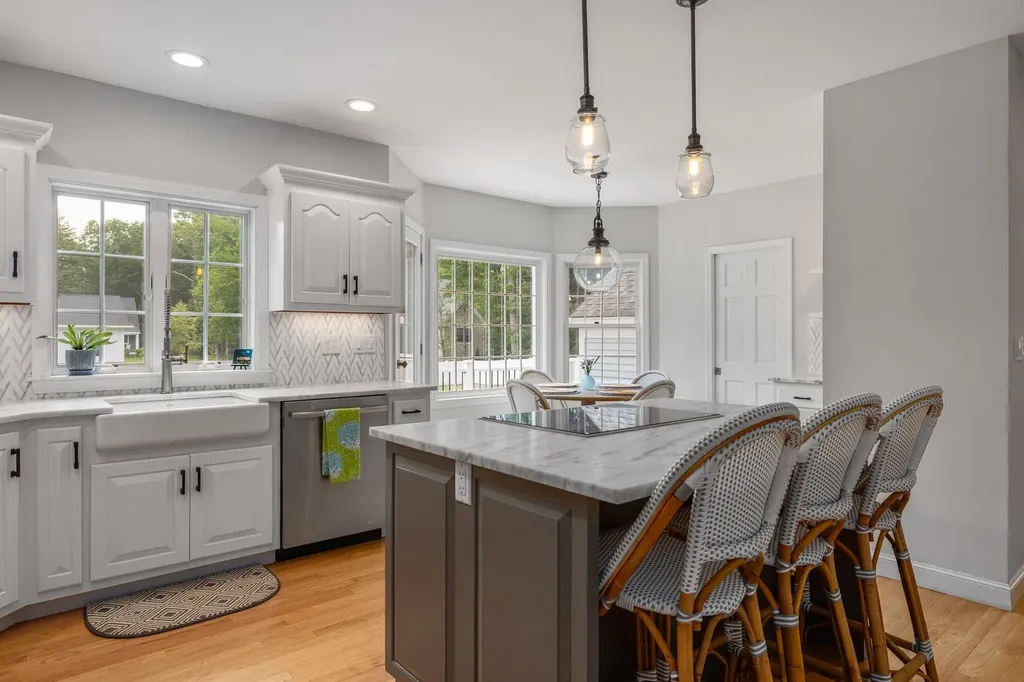 4 Hunter Drive Hampton NH 03842