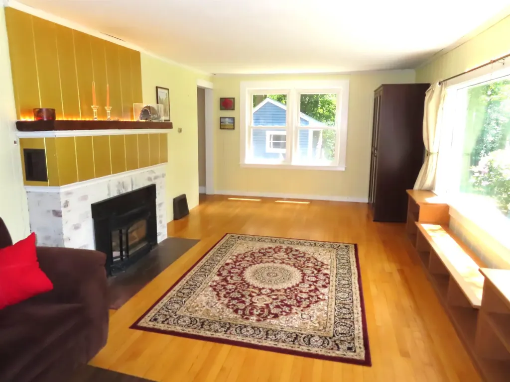 564 West Street Keene NH 03431