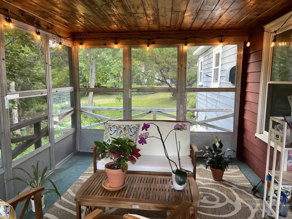 564 West Street Keene NH 03431