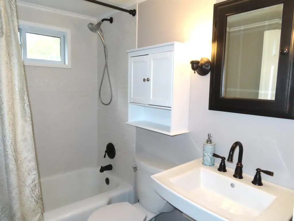 564 West Street Keene NH 03431