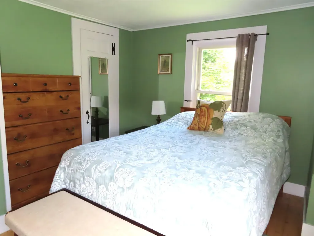 564 West Street Keene NH 03431