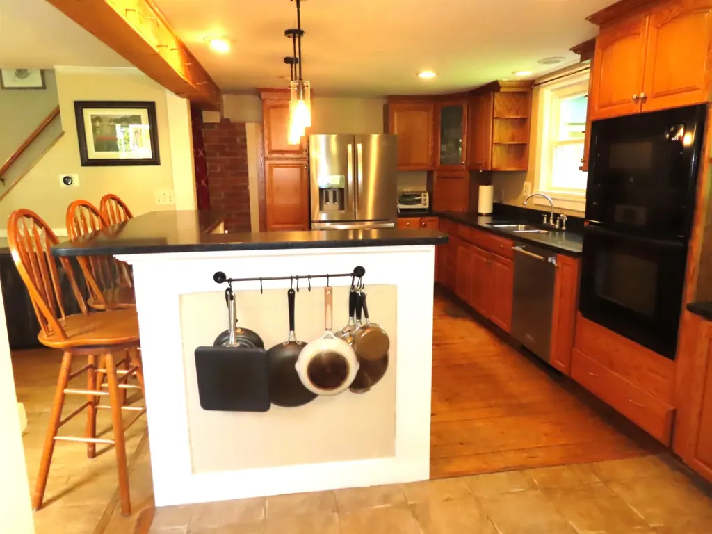 564 West Street Keene NH 03431