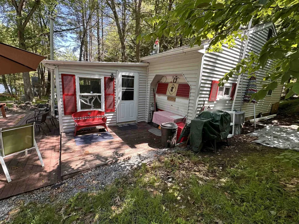 382 Ray Road Henniker NH 03242