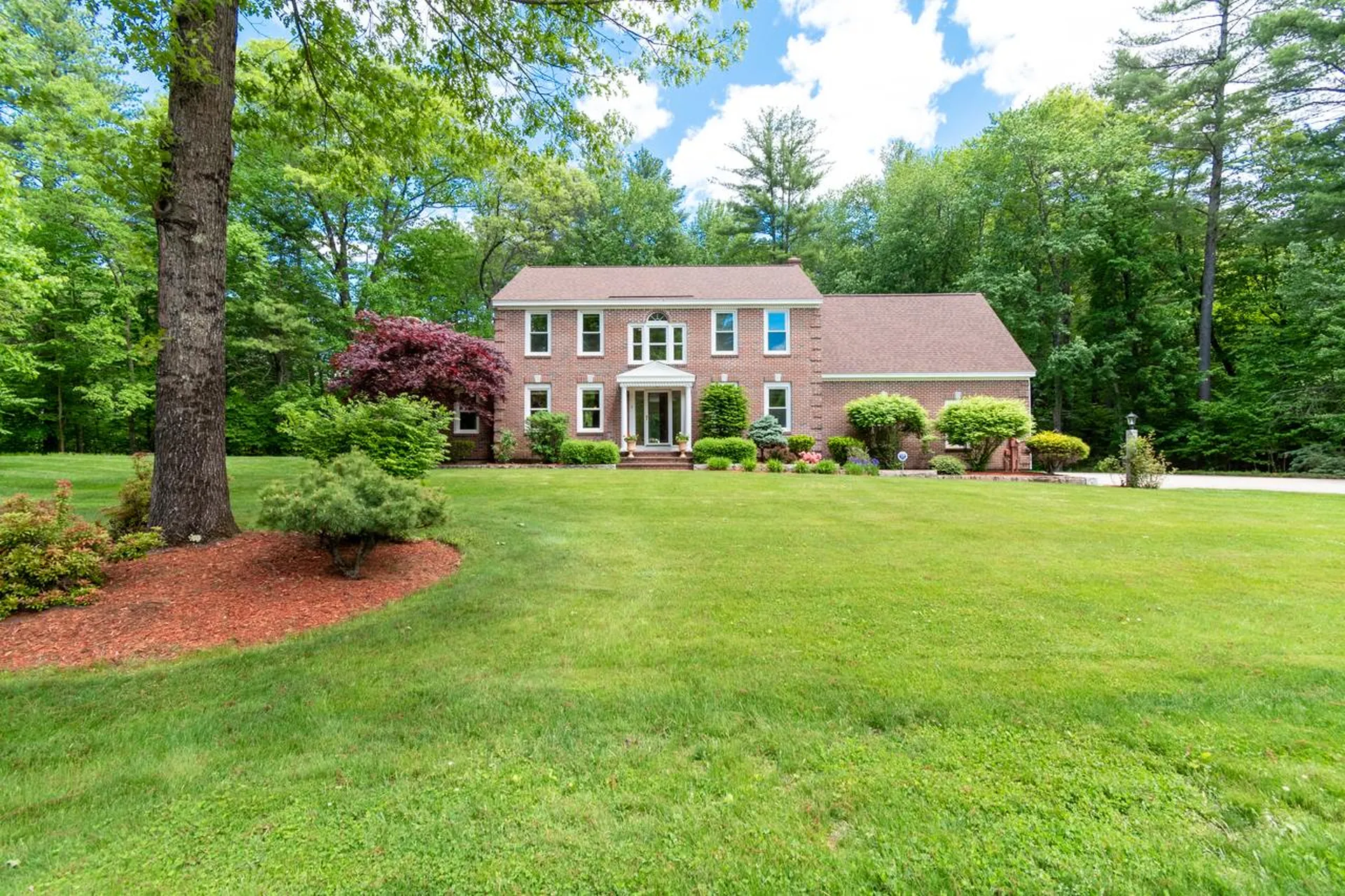 6 Pembroke Way Bedford NH 03110