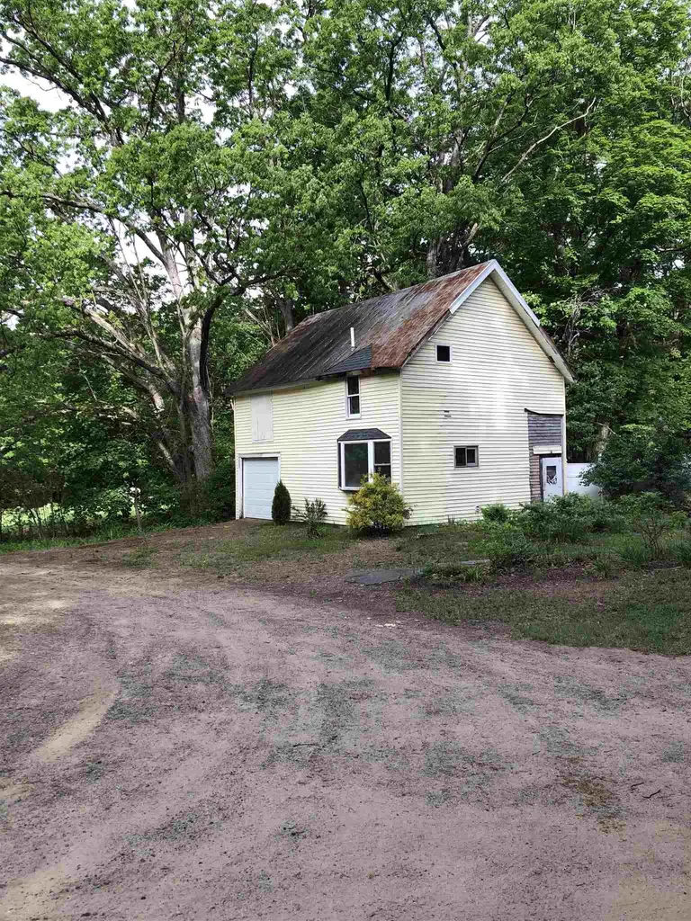 939 Old Bristol Road New Hampton NH 03256