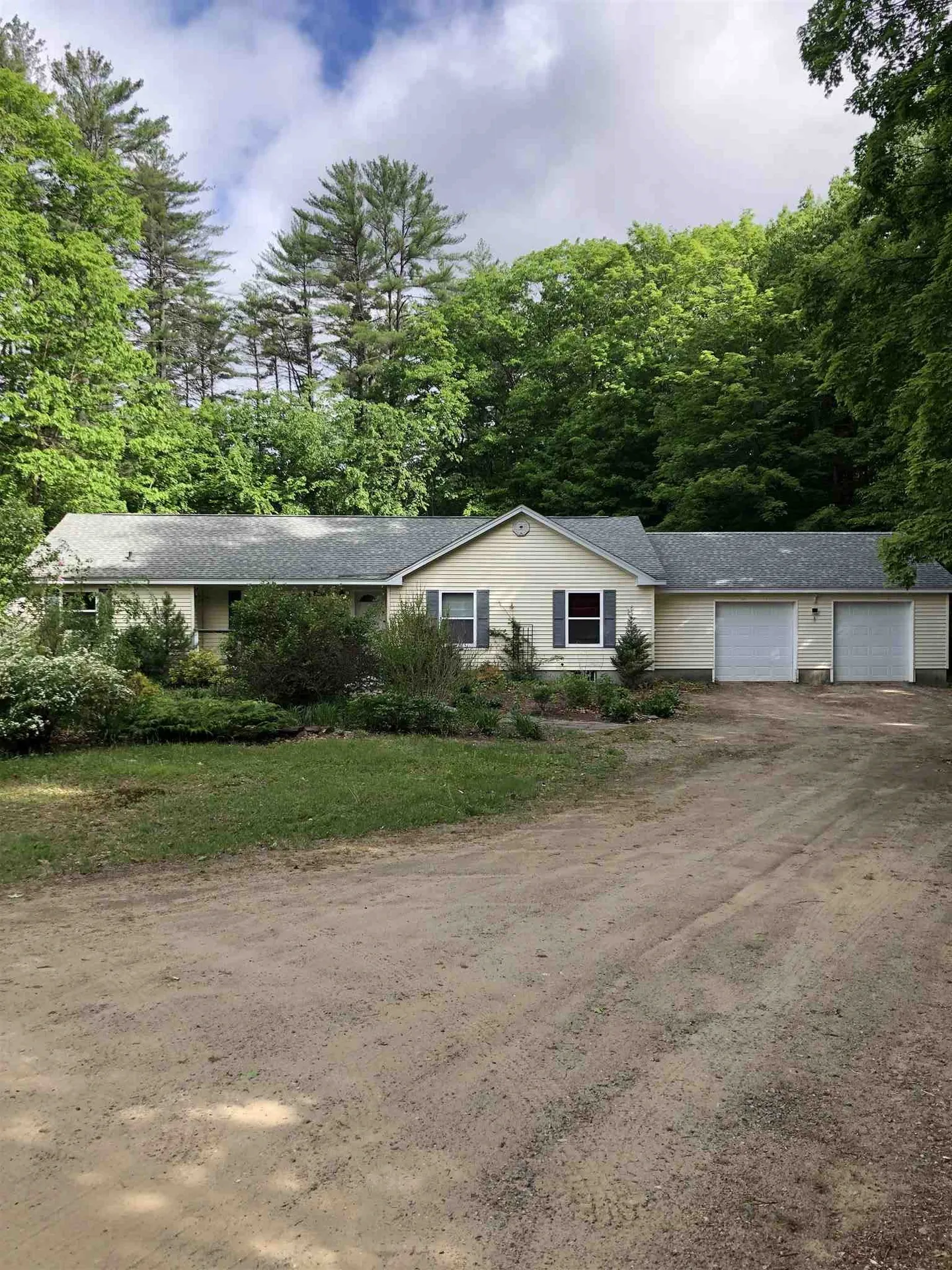 939 Old Bristol Road New Hampton NH 03256