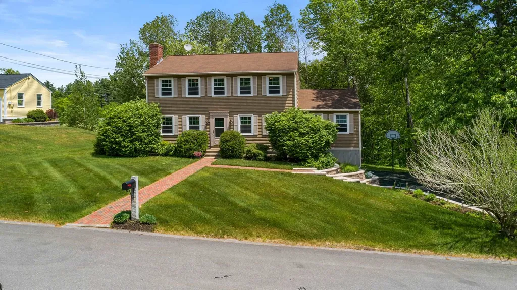 14 Newton Street Merrimack NH 03054