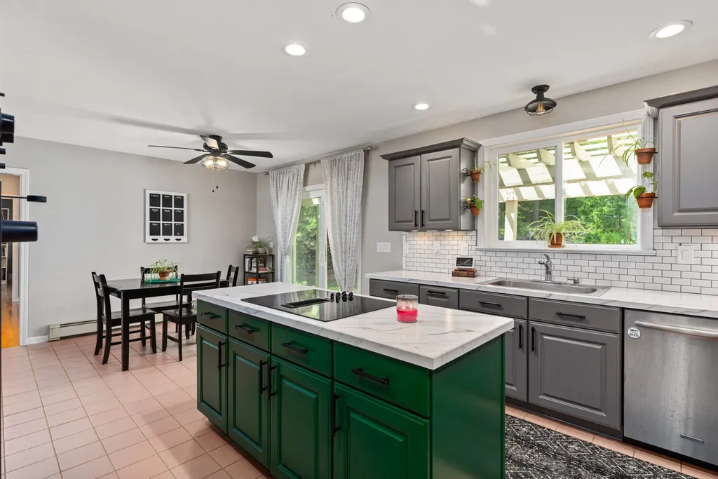 28 Samuel Hanson Avenue Dover NH 03820