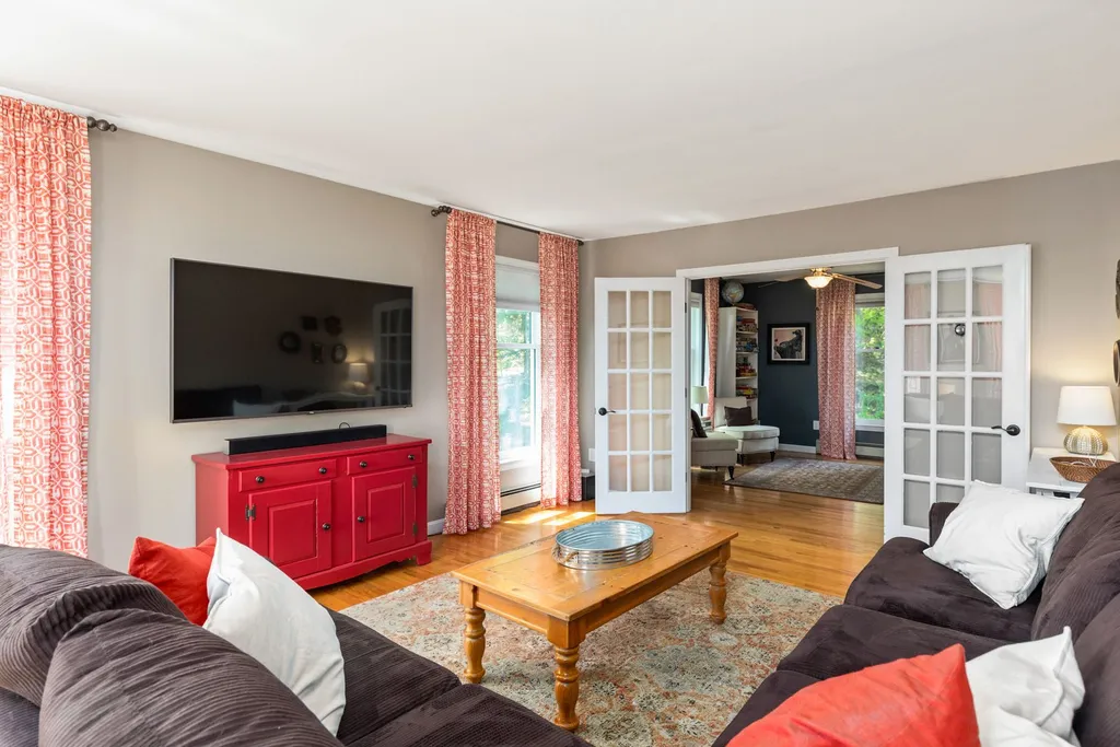 28 Samuel Hanson Avenue Dover NH 03820
