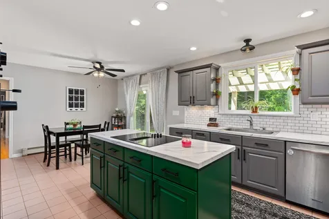 28 Samuel Hanson Avenue Dover NH 03820