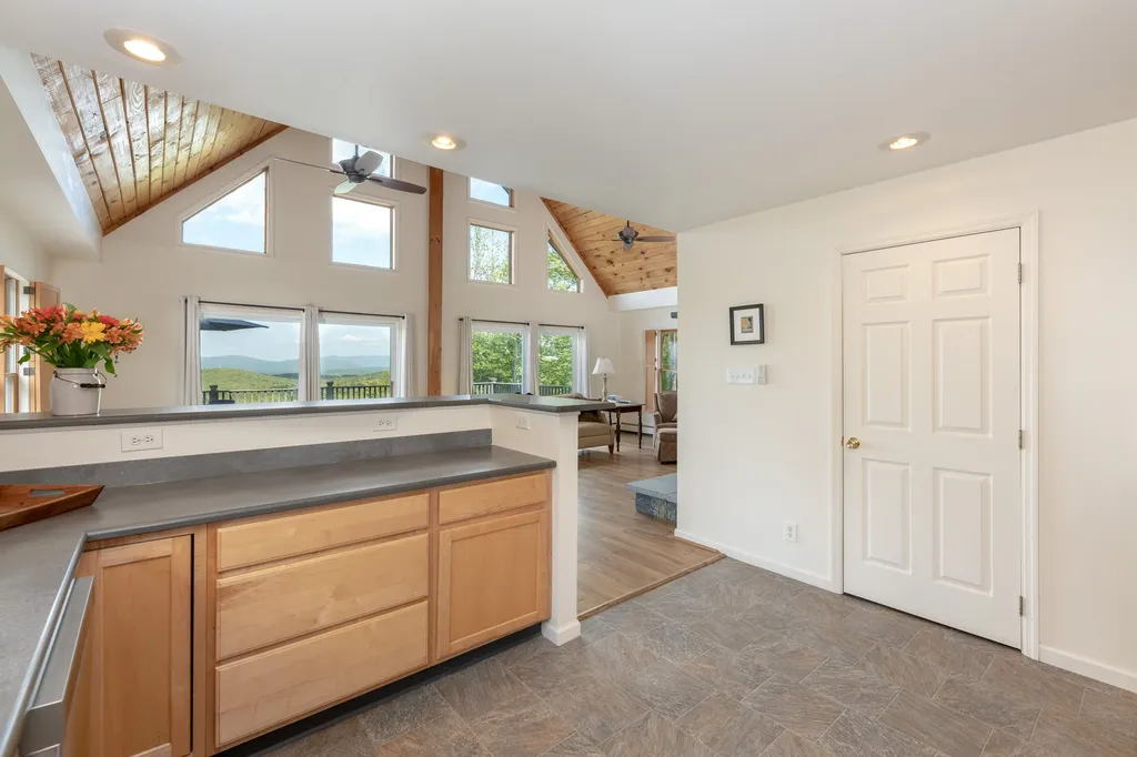15 Woodman Lane New Hampton NH 03256