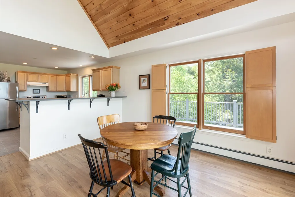 15 Woodman Lane New Hampton NH 03256