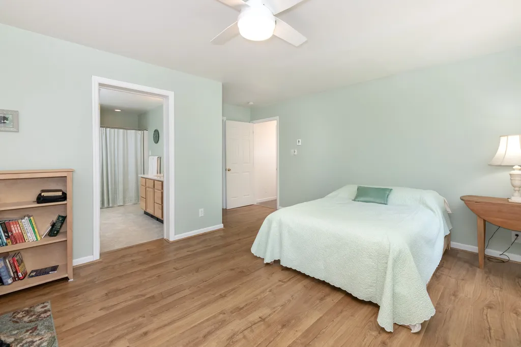15 Woodman Lane New Hampton NH 03256