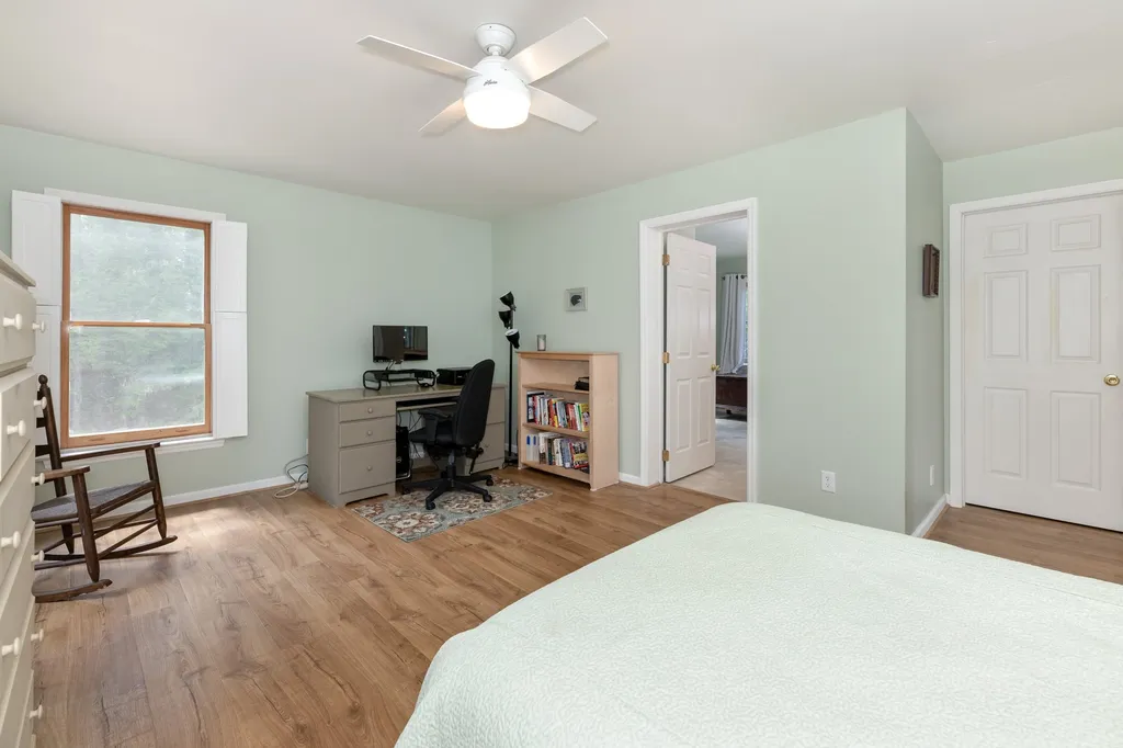 15 Woodman Lane New Hampton NH 03256