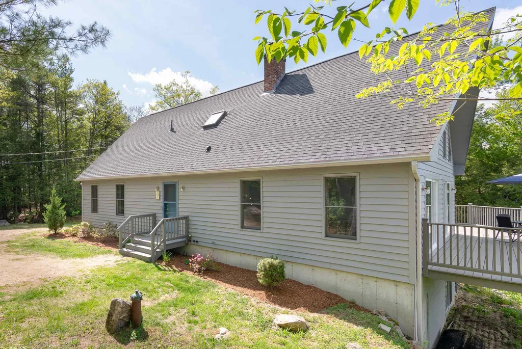 15 Woodman Lane New Hampton NH 03256