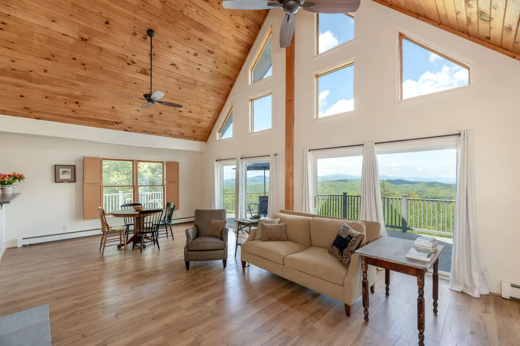 15 Woodman Lane New Hampton NH 03256