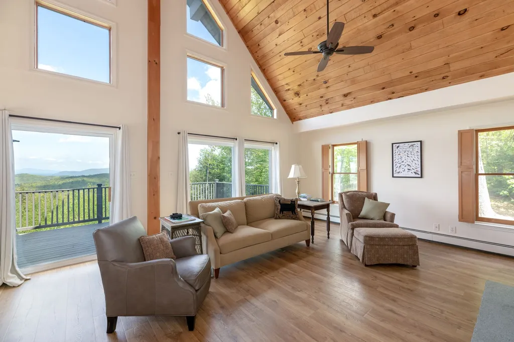 15 Woodman Lane New Hampton NH 03256