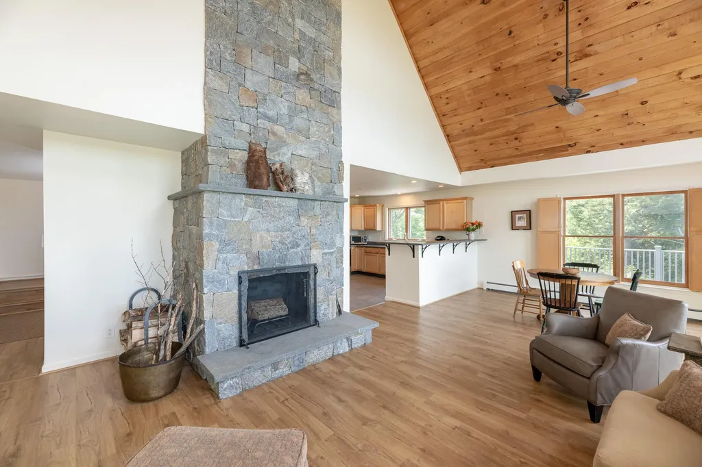 15 Woodman Lane New Hampton NH 03256
