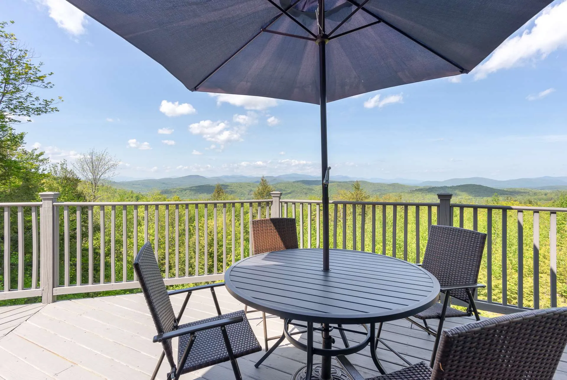 15 Woodman Lane New Hampton NH 03256