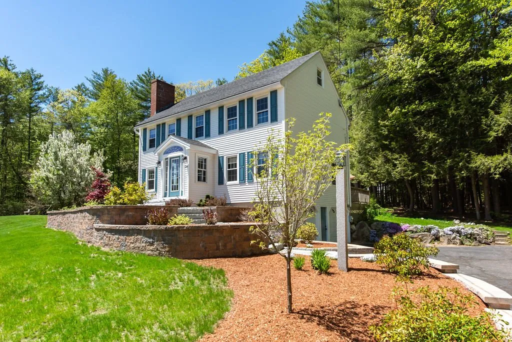 1 Jay Court Raymond NH 03077