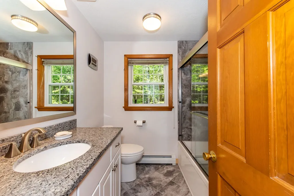 1 Jay Court Raymond NH 03077