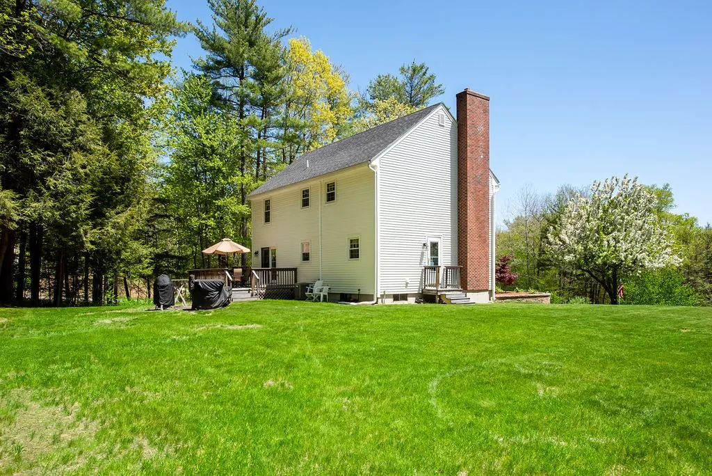 1 Jay Court Raymond NH 03077