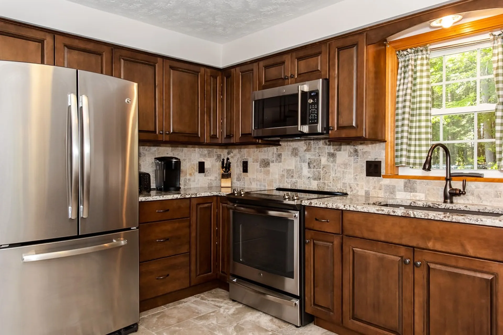 1 Jay Court Raymond NH 03077