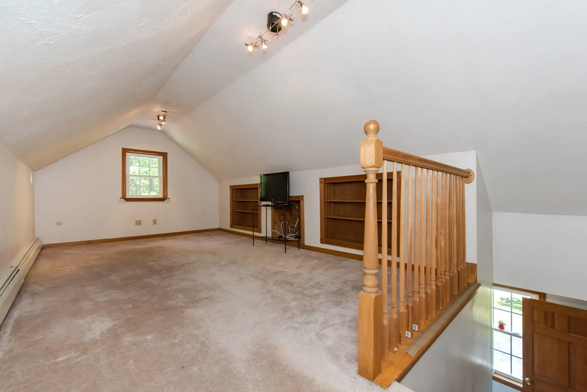 1 Jay Court Raymond NH 03077