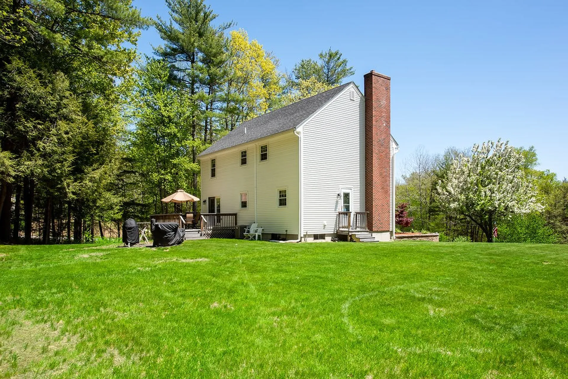 1 Jay Court Raymond NH 03077