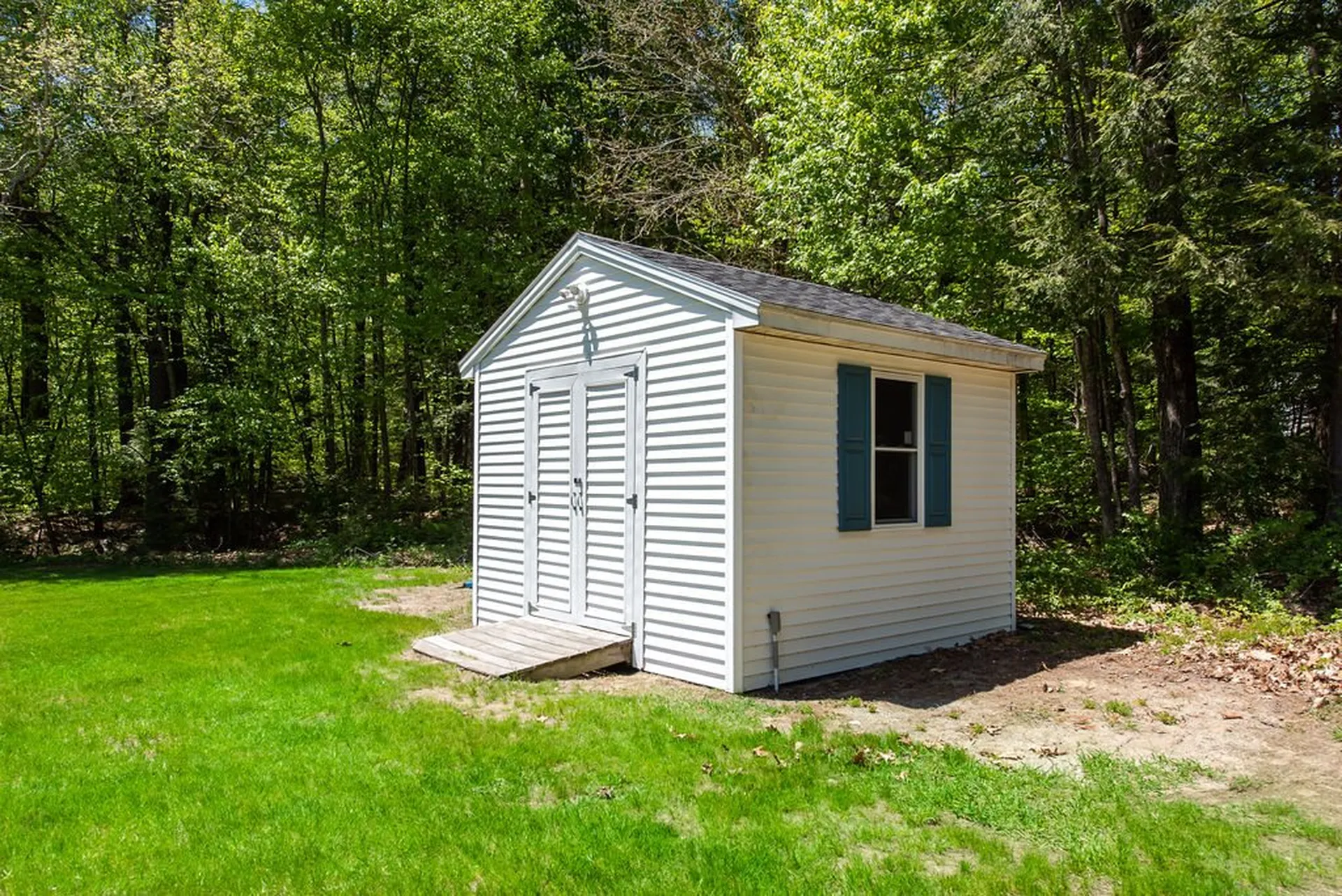 1 Jay Court Raymond NH 03077