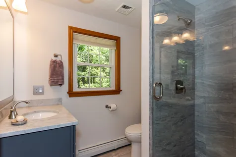1 Jay Court Raymond NH 03077