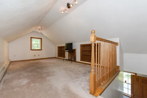 1 Jay Court Raymond NH 03077