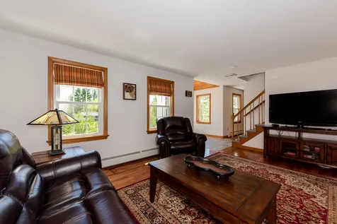 1 Jay Court Raymond NH 03077