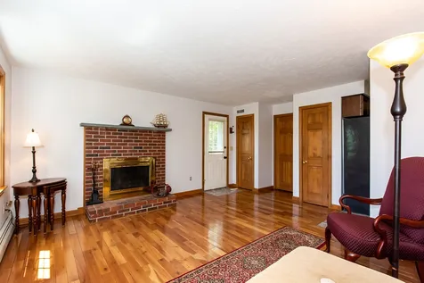 1 Jay Court Raymond NH 03077