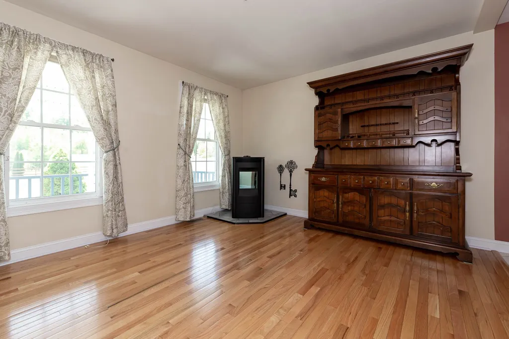 36 Pearson Lane New Boston NH 03070