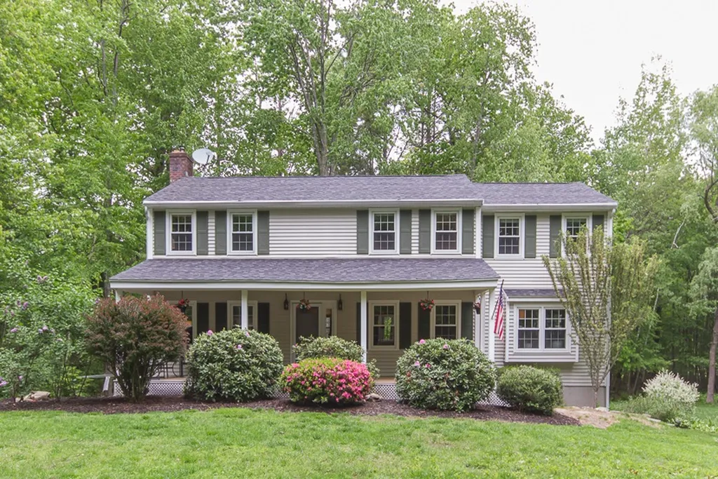 17 Blossom Road Windham NH 03087