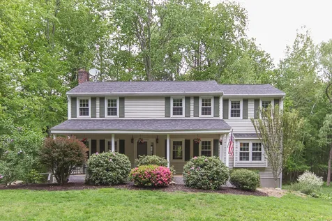 17 Blossom Road Windham NH 03087