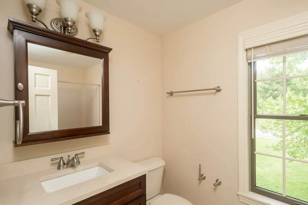 7 Toon Lane Lee NH 03861