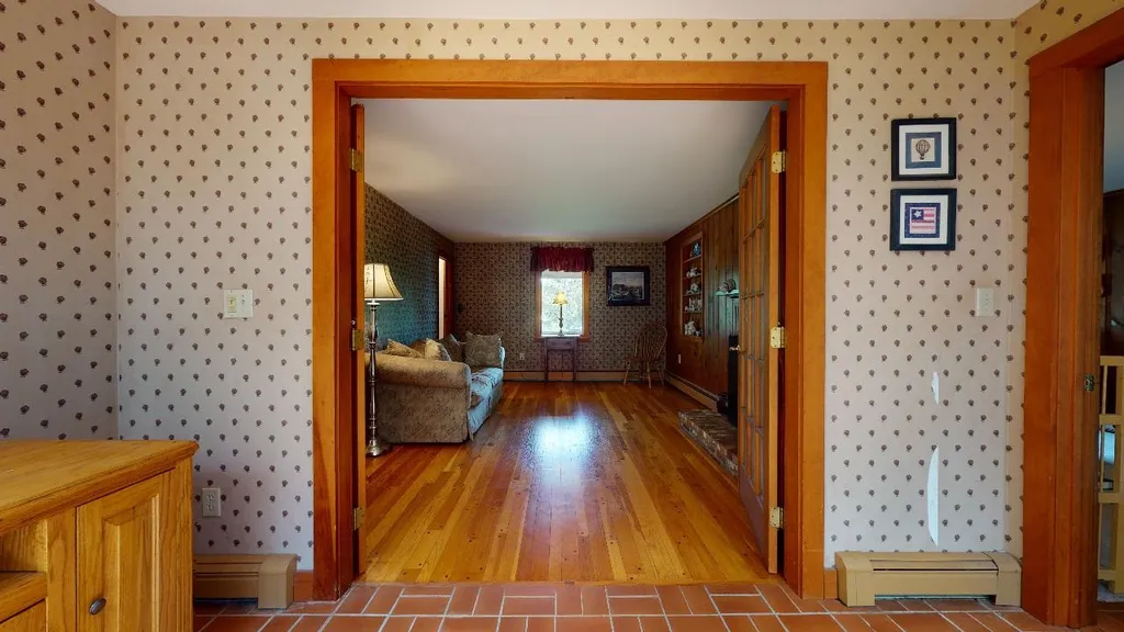 41 Lake Potanipo Road Brookline NH 03033