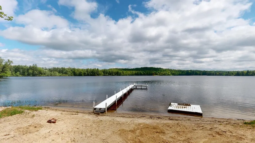 41 Lake Potanipo Road Brookline NH 03033
