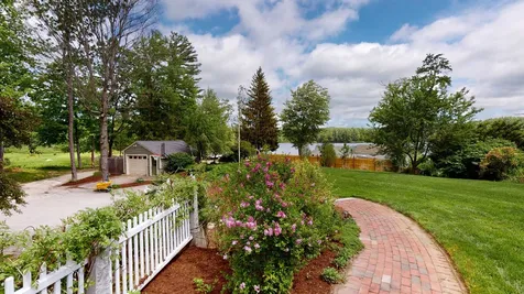 41 Lake Potanipo Road Brookline NH 03033