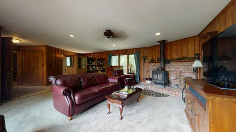 41 Lake Potanipo Road Brookline NH 03033