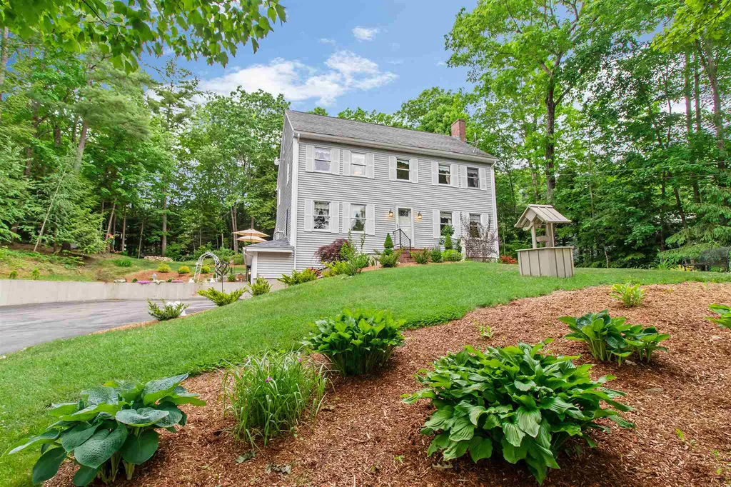 61 Louise Lane Fremont NH 03044