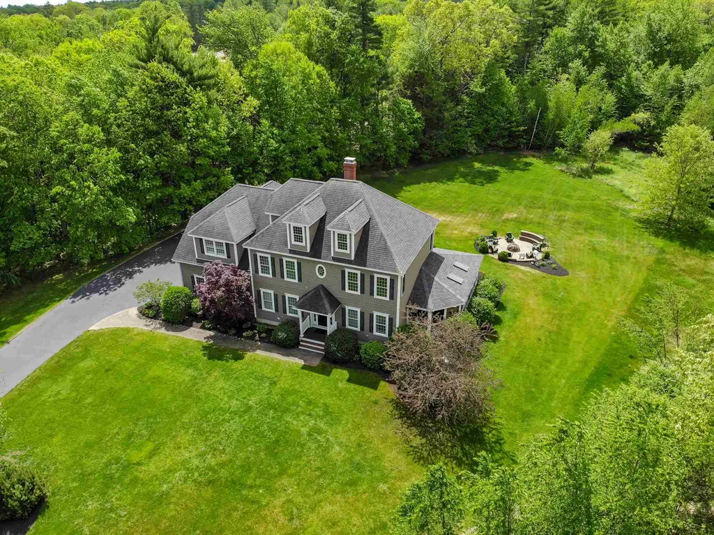 22 Hickory Pond Lane Stratham NH 03885