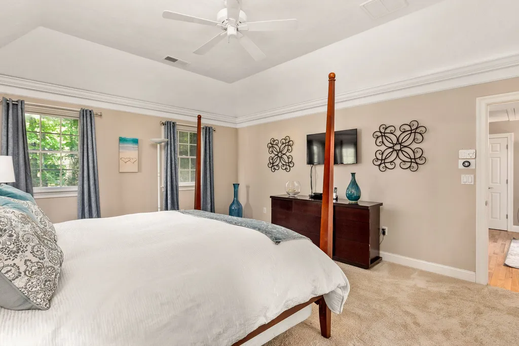 2 Palmer Drive Kensington NH 03833