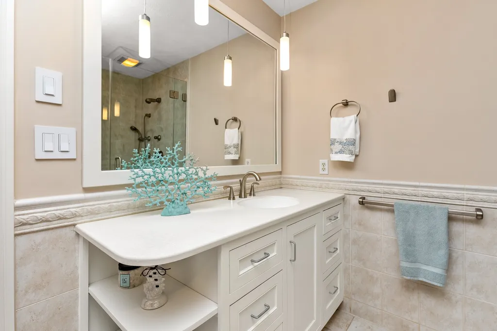 2 Palmer Drive Kensington NH 03833
