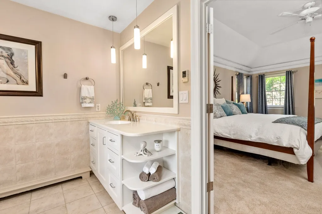 2 Palmer Drive Kensington NH 03833