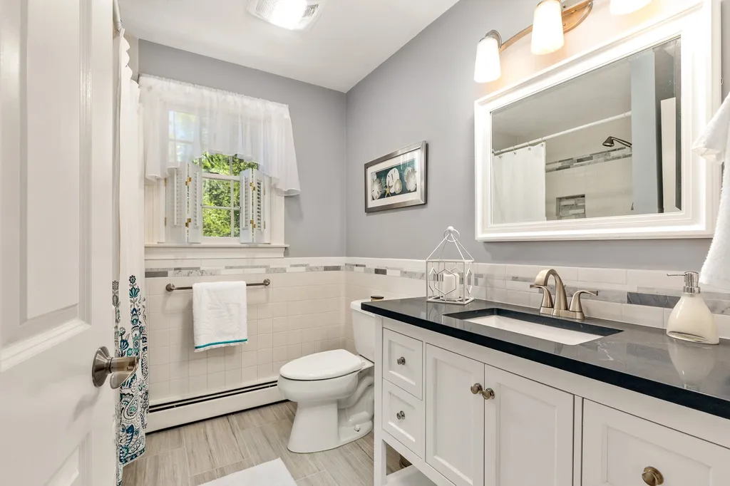 2 Palmer Drive Kensington NH 03833